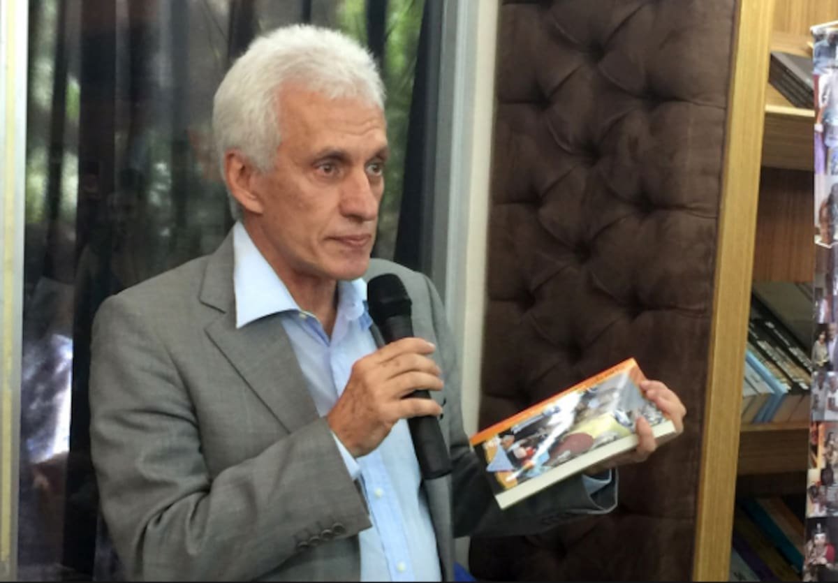 El chavismo afirma que el opositor que dejó la embajada argentina colabora activamente con la Justicia