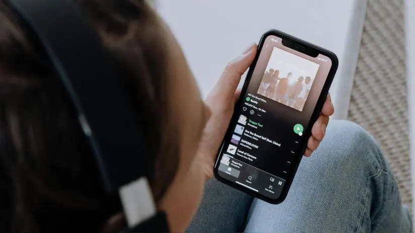 Spotify bajo la lupa: usuarios reportan presencia de videos y audios explícitos en los resultados de búsqueda