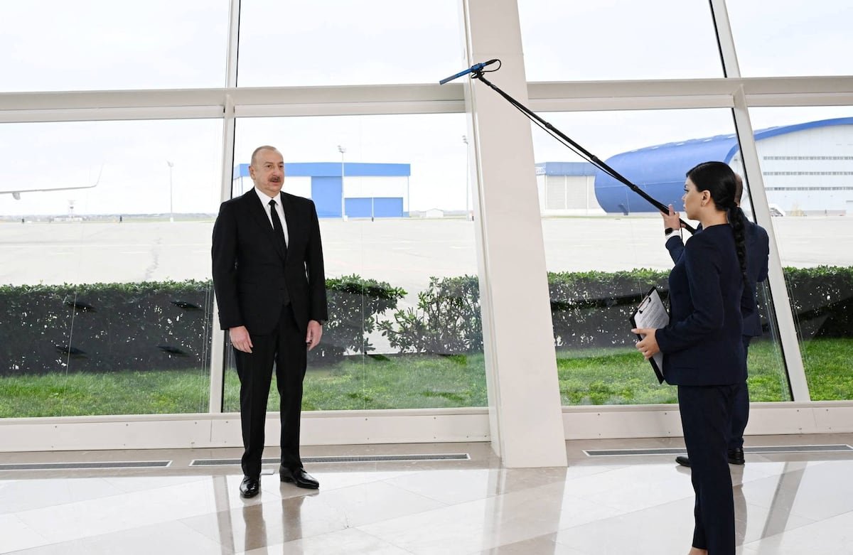El presidente de Azerbaiyán acusa a Rusia de encubrir las causas del derribo del avión estrellado en Kazajistán | Internacional