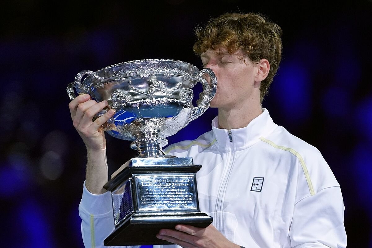 Jannik Sinner se convierte en bicampeón en Australia y Zverev pierde su tercera final de un Grand Slam