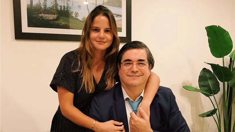 Jaime Bayly revela que tiene bulto en su abdomen que preocupa a su esposa Silvia Núñez del Arco