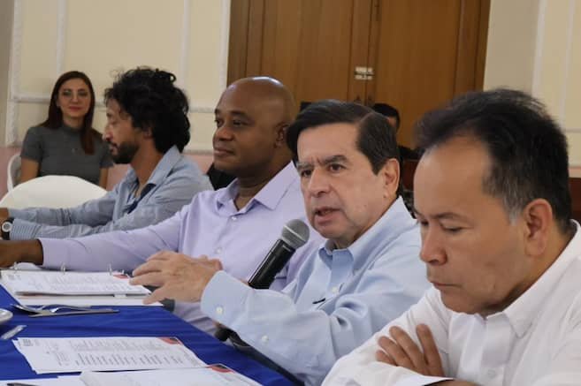 Ministros de Petro, Murillo y Cristo, se reunieron con gremios ante cierre de la frontera con Venezuela | Noticias hoy
