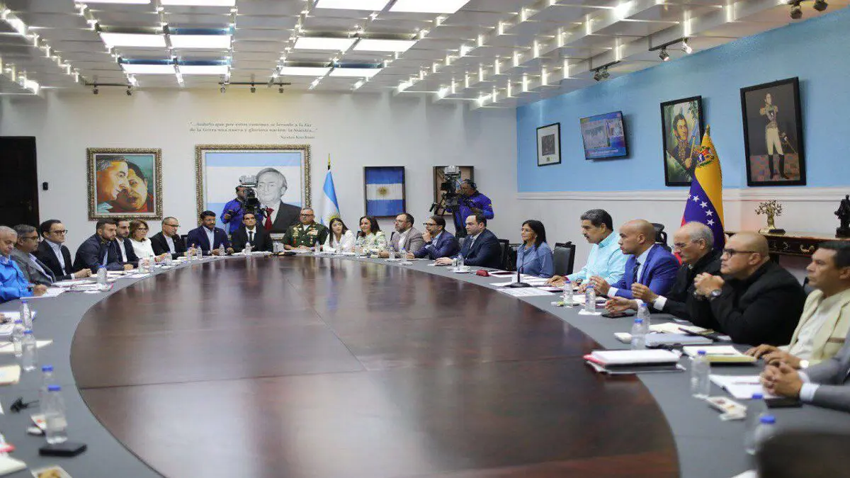 Presidente venezolano declara Consejo Económico en sesión permanente