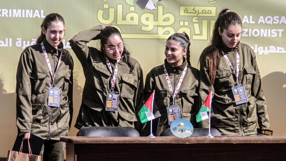 Hamas liberó a cuatro rehenes israelíes a cambio de 200 prisioneros palestinos | Se trata del segundo intercambio acordado por el alto el fuego en Gaza