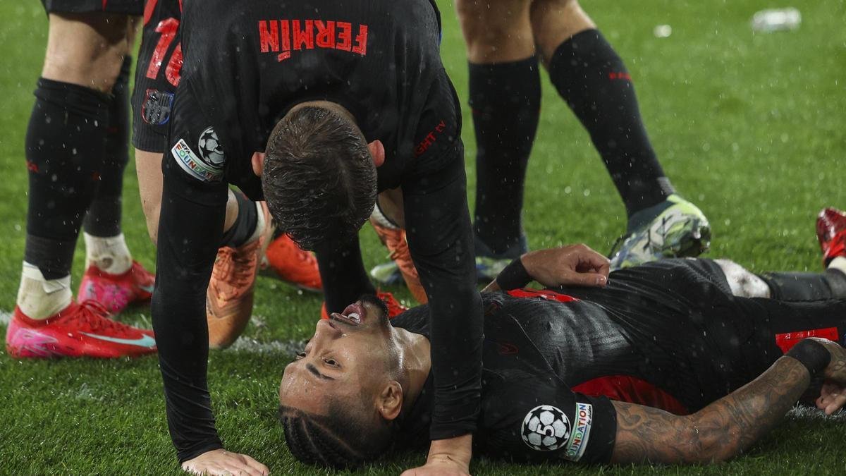 FC Barcelona | Raphinha se disfrazó de ‘macanudo’ en Lisboa