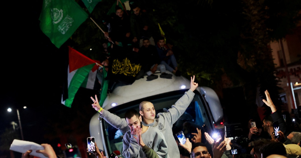 Israel liberó a los primeros 90 prisioneros palestinos en medio del acuerdo con los terroristas de Hamas