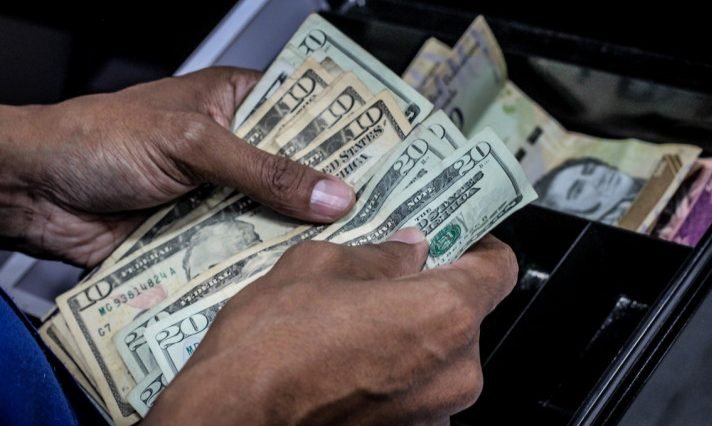 Así cerró el dólar oficial esta semana