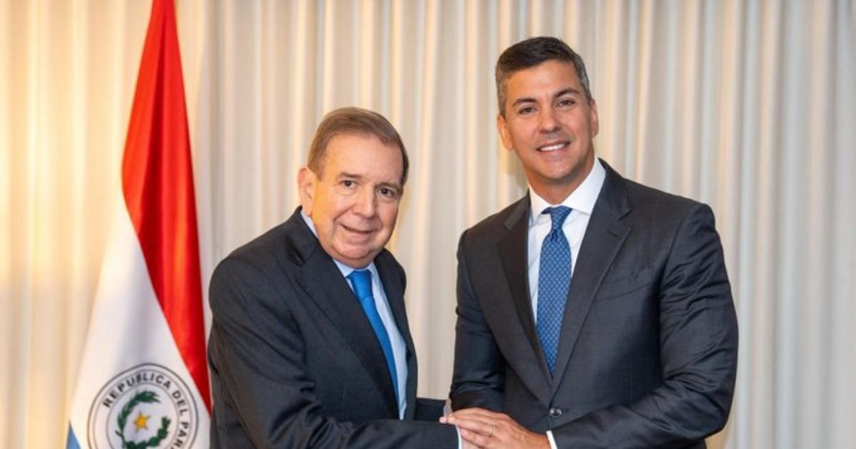 Edmundo González y el presidente de Uruguay, un abrazo por la democracia