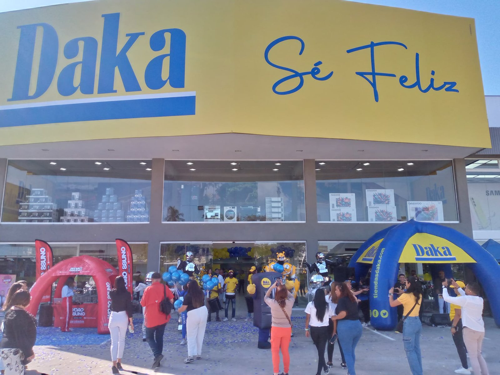 Tiendas Daka celebró la inauguración de su quinta tienda en Valencia (+Fotos)