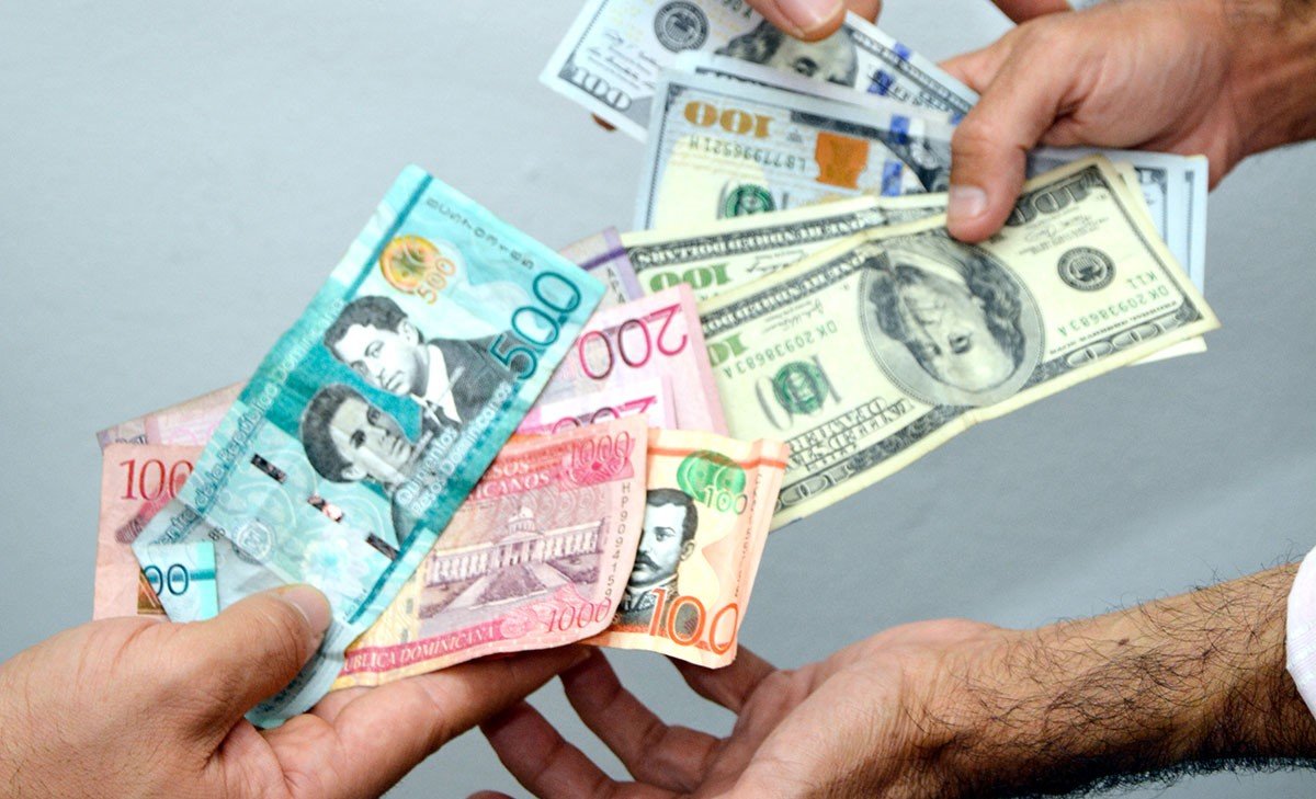 Dólar sigue escala alcista en RD; este lunes era vendido a .19 | AlMomento.net