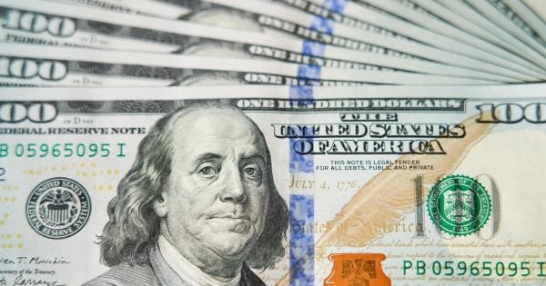 Dólar oficial hoy: a cuánto cotiza en los bancos este lunes 28 de abril