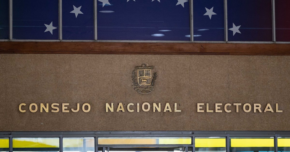 El CNE de Venzuela instala una sala para supervisar la campaña electoral en medios de comunicación