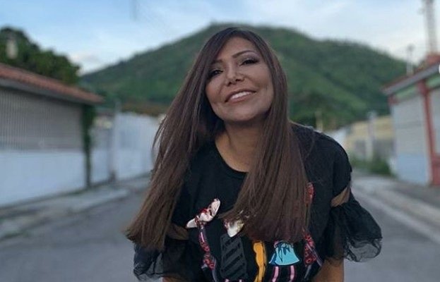 Scarlett Linares resulta herida tras accidente de tránsito