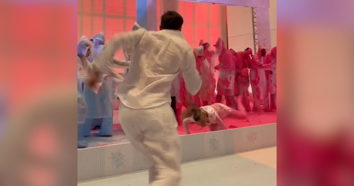 La peligrosa caída de Lele Pons en medio de fiesta de revelación de género