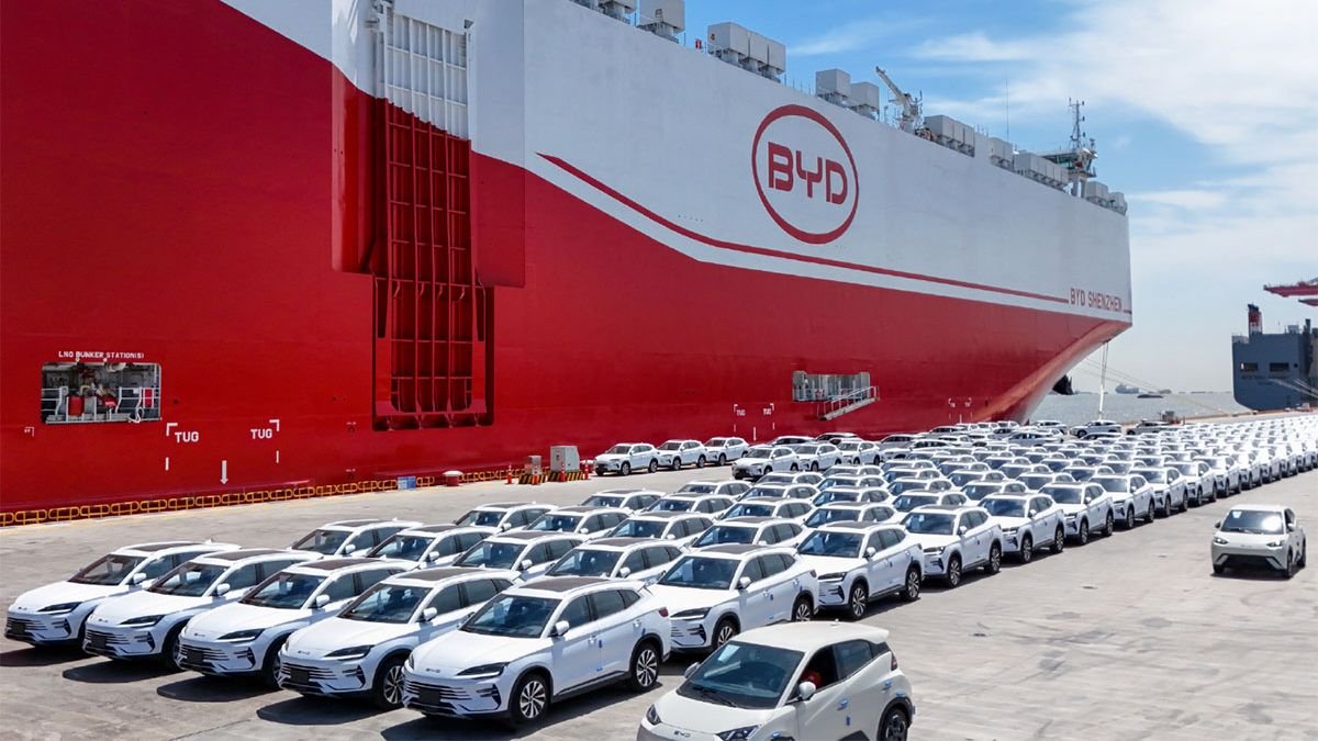 China lanza al mar el barco de transporte de autos más grande de la historia, un verdadero leviatán