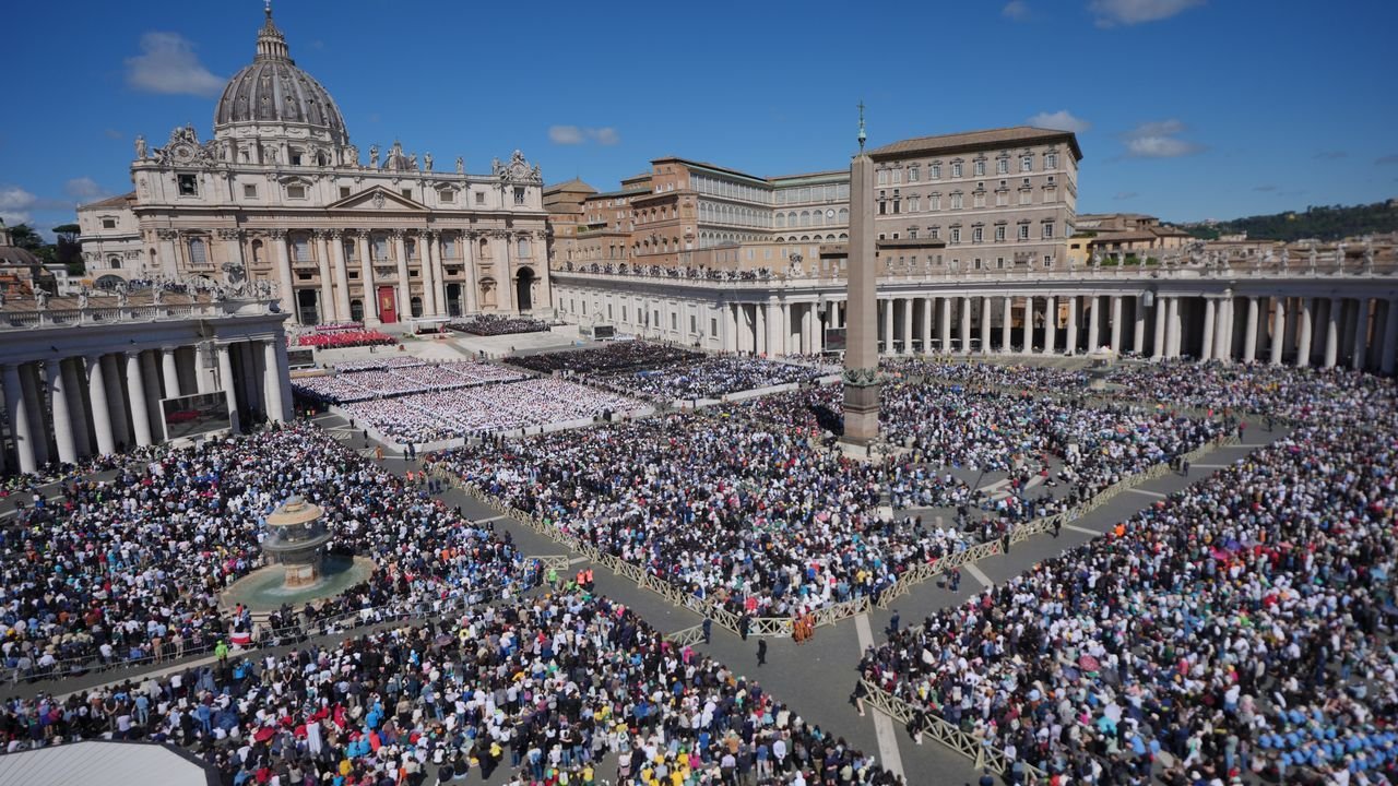 El mundo despide a Francisco, «un papa en medio de la gente, con el corazón abierto»