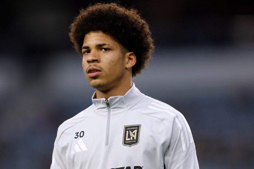 La promesa del LAFC, David Martínez, encabeza el grupo