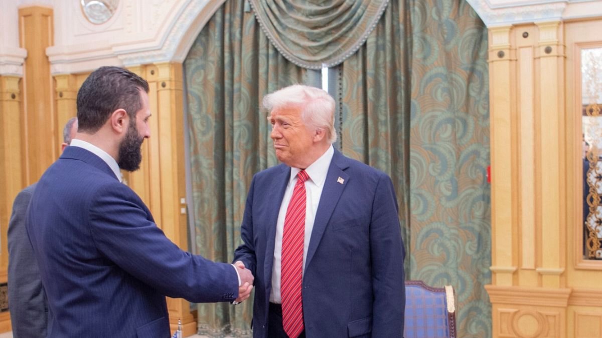 Trump se reúne con el nuevo líder sirio en Arabia Saudí