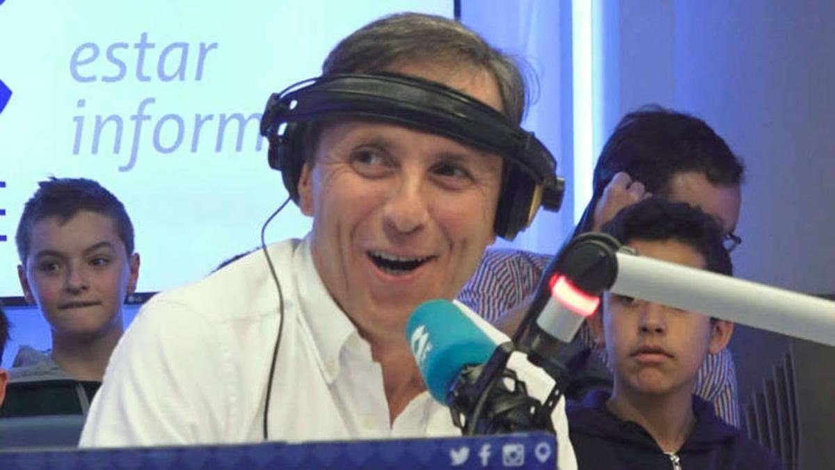Paco González pone en tela de juicio el gesto de Flick en la celebración