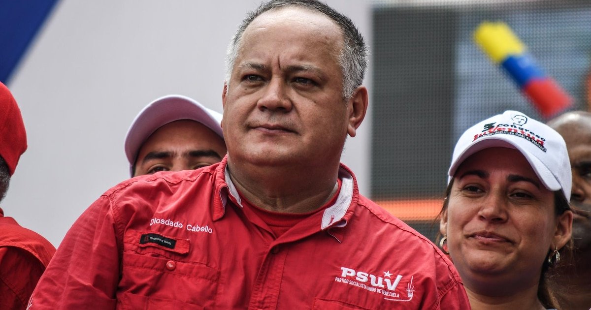 Diosdado Cabello asegura que la salida de los opositores de la Embajada argentina fue negociada