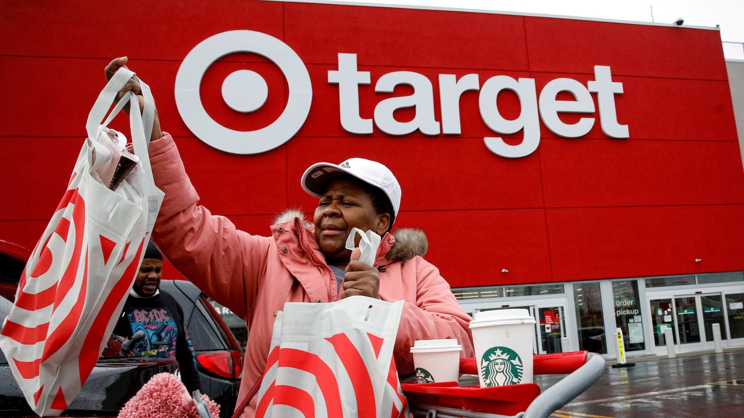 Clientes dan la espalda a Target tras polémico giro en políticas de inclusión