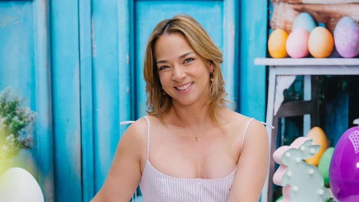 Adamari López celebra su cumpleaños con una divertida pool party