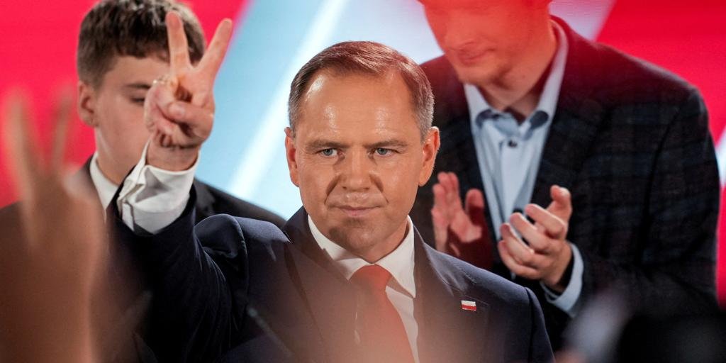 El nacionalista Nawrocki gana las elecciones presidenciales en Polonia, según los resultados oficiales