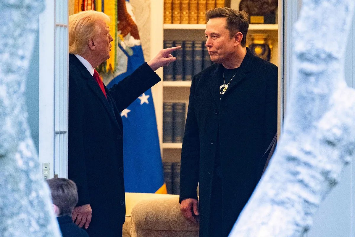 Tesla se hunde y arrastra a Musk: 34.000 millones de dólares perdidos tras su guerra con Trump