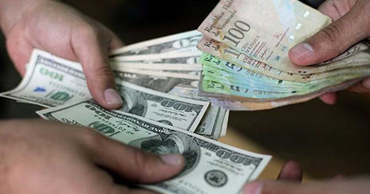Del dólar salvavidas al dólar criminal: el régimen de Venezuela vuelve a perseguir el tipo de cambio que desafía la censura