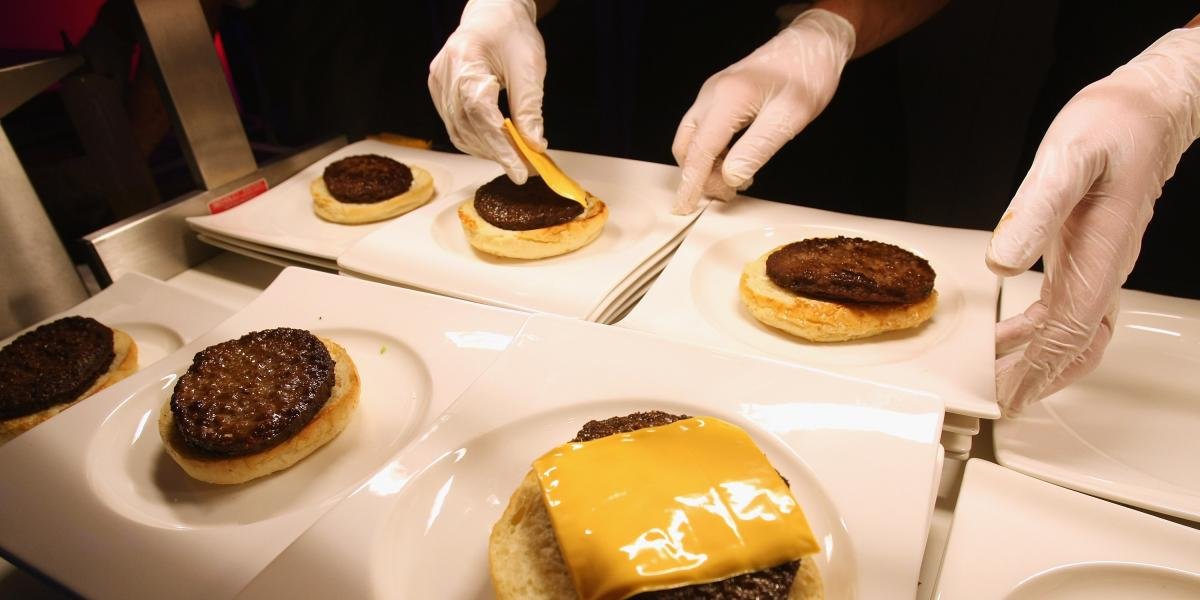Importante cadena de hamburguesas baja la persiana de varias tiendas por una importante razón