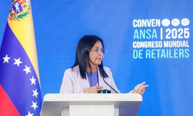 Delcy Rodríguez insta a todos los sectores a vencer las mafias del dólar
