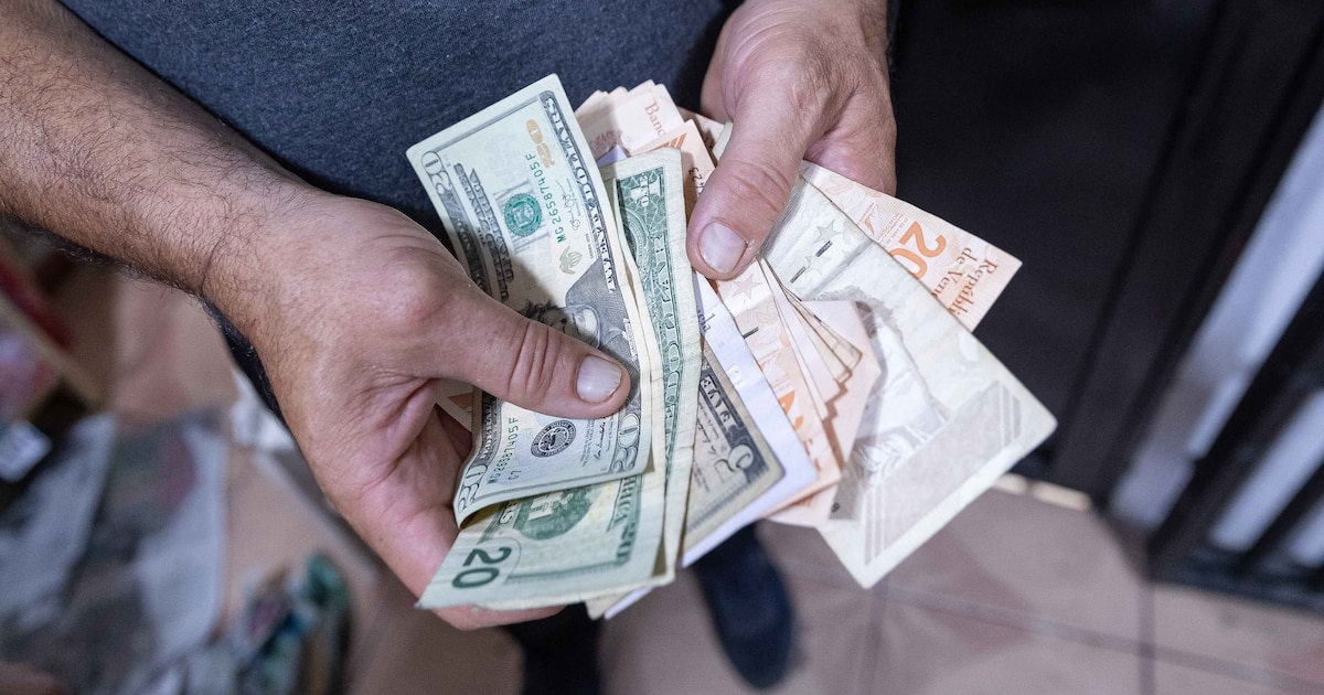 Crisis en Venezuela: el precio del dólar superó los 100 bolívares en el mercado oficial