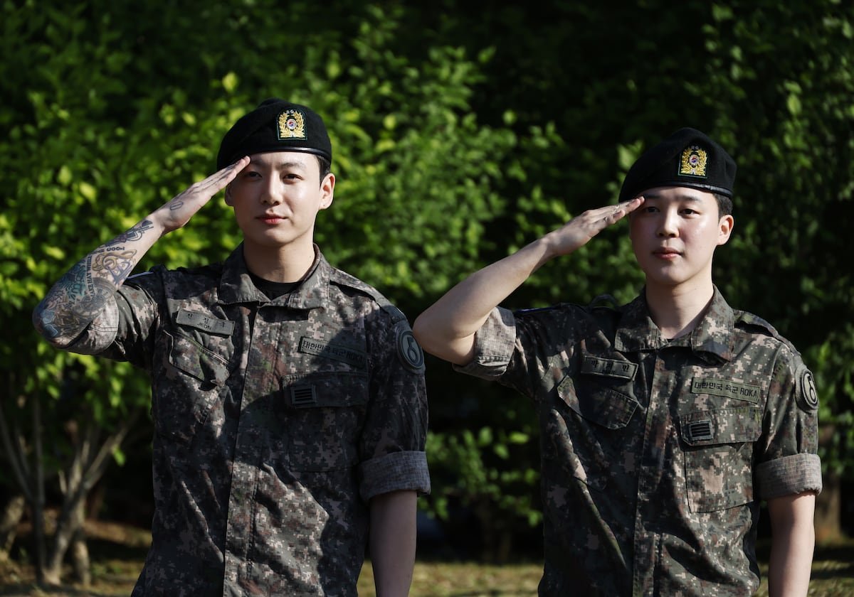 El regreso de BTS está cada vez más cerca: seis de sus siete miembros ya han completado el servicio militar obligatorio | Gente