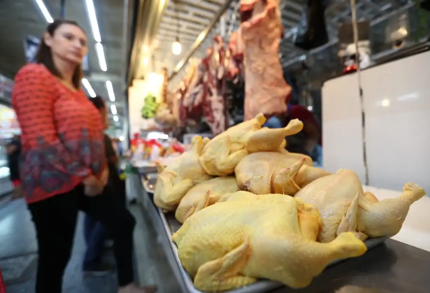 Gobierno anunció precios acordados para pollo, huevos y grasas